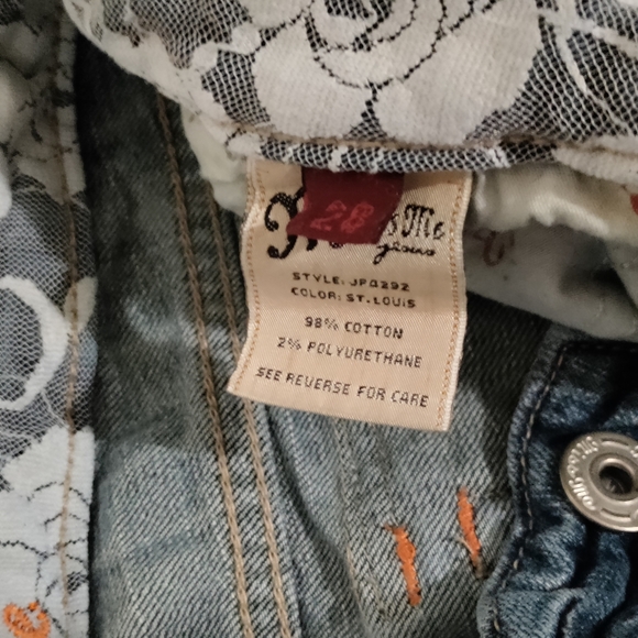 Jeans - Picture 3 of 3